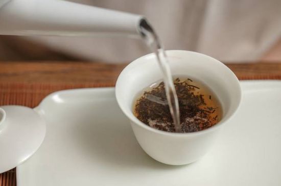 各類茶的注水方式，不同的茶泡茶時怎么注水