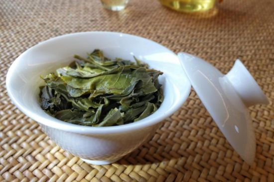 干吃茶葉致癌嗎，長(zhǎng)期吃干茶葉的危害