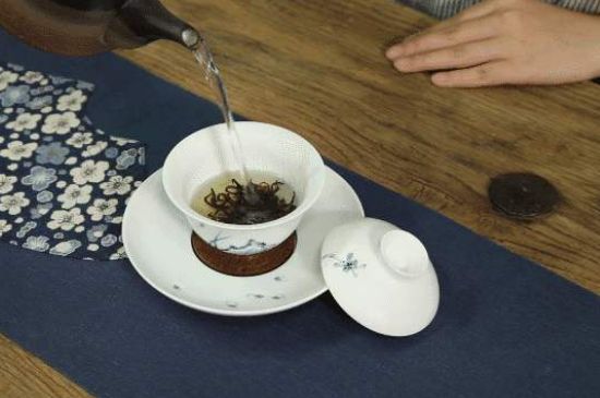 各類茶的注水方式，不同的茶泡茶時怎么注水