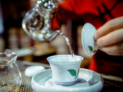 千萬別做兼職茶藝師，女人學(xué)茶藝好嗎？