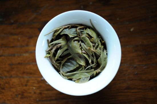 干吃茶葉致癌嗎，長(zhǎng)期吃干茶葉的危害
