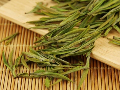 安吉白茶的功效與作用，簡單概括安吉<a href=http://m.blghub.com/fenlei/baicha/ target=_blank class=infotextkey>白茶功效</a>