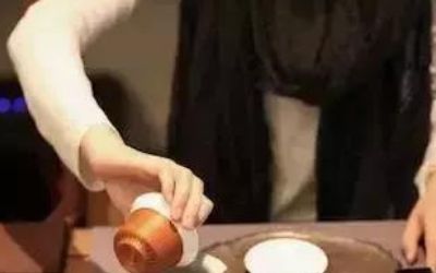 三才蓋碗的正確拿法，三才蓋碗抓碗法圖解