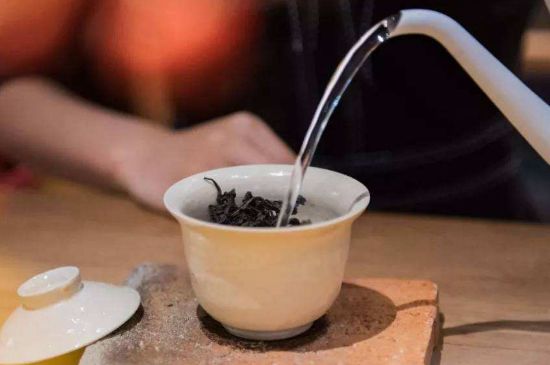 牛欄坑肉桂需不需要洗茶，武夷巖茶肉桂需要洗茶嗎？