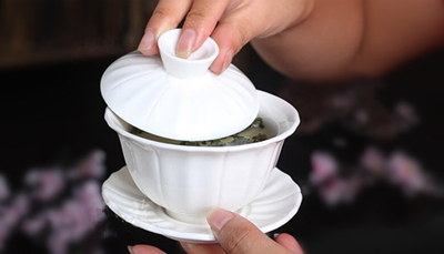 三才蓋碗的正確拿法，三才蓋碗抓碗法圖解