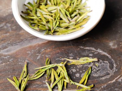 白茶品質(zhì)如何區(qū)分，白茶的優(yōu)劣質(zhì)量辨別方法