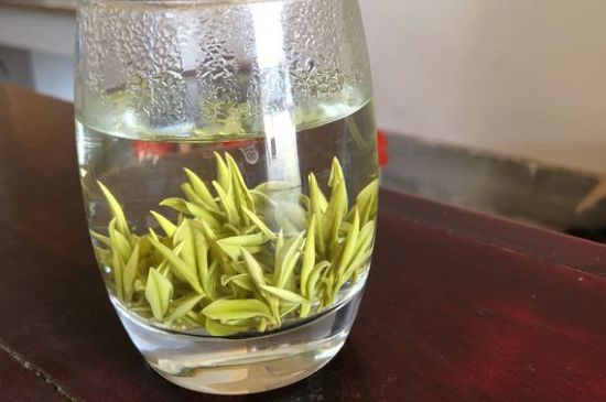 安吉白茶夏天怎么保存，安吉白茶能冷凍儲存嗎？
