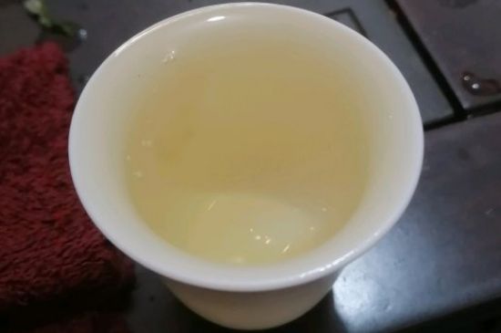 春茶上市白茶的好壞怎么區(qū)分，春白茶怎么分辨好不好？