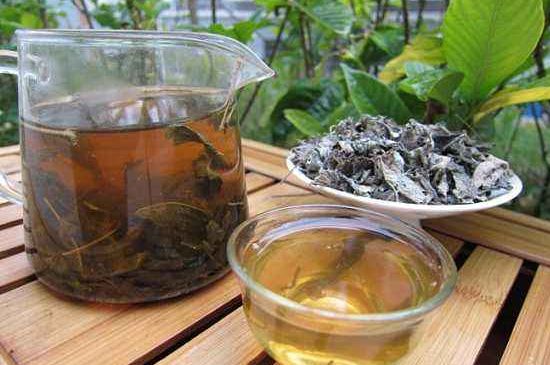 怎樣辨別莓茶發(fā)霉了，莓茶發(fā)霉和白霜的區(qū)別