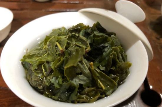 香精茶喝多了會(huì)怎么樣，茶葉加香精有什么害處？