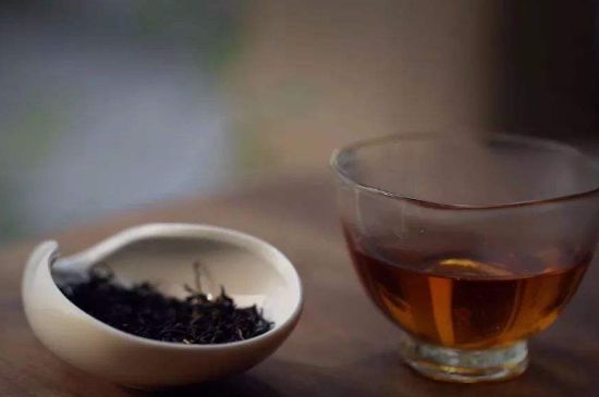 泡好的茶水放冰箱能保存多久，泡好的茶冷藏放多久？