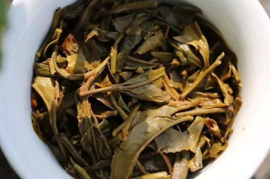 什么茶葉容易放香精，香精茶有什么危害？