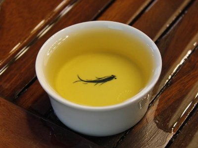 如何通過(guò)茶湯辨別好茶，<a href=http://m.blghub.com/fenlei/ target=_blank class=infotextkey>六大茶類</a>茶湯顏色標(biāo)準(zhǔn)