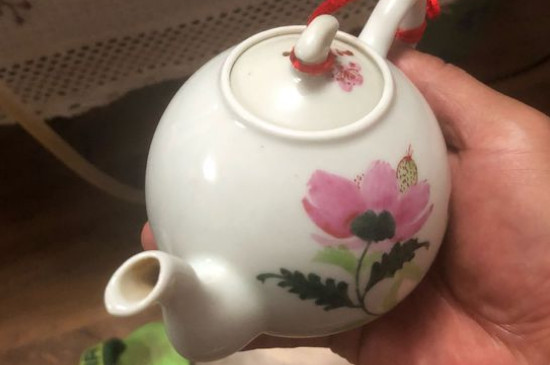 瓷壺適合泡什么茶，瓷器茶具喝什么茶好