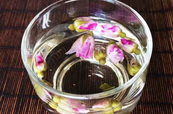 玫瑰花和茉莉茶一起泡有什么作用，玫瑰茉莉花茶的功效