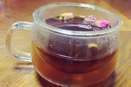 喝玫瑰花茶能祛斑嗎，玫瑰花茶有祛斑的功效嗎？