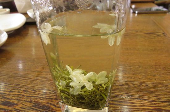 茉莉茶葉的功效與禁忌，什么人不適合喝茉莉花茶？