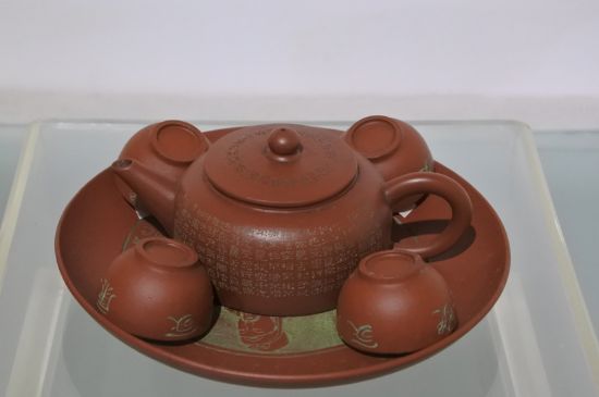 正宗紫砂壺多少錢一套，一套正宗<a href=http://m.blghub.com/chaju/zisha/ target=_blank class=infotextkey>宜興紫砂壺</a>什么價(jià)格