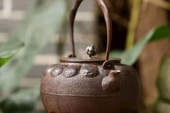 老鐵壺煮茶的害處，鐵壺為什么不能煮茶？