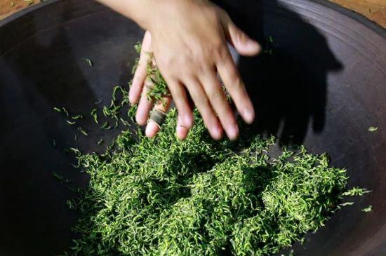 茶葉怎么炒制才香，怎樣炒茶葉更香？