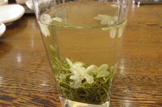 茉莉龍珠可以和什么一起泡茶，茉莉龍珠茶能加蜂蜜嗎？