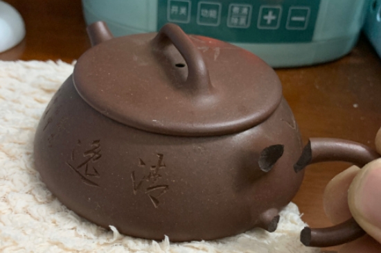 新買(mǎi)的紫砂壺為什么會(huì)裂，真的紫砂壺是不是很容易開(kāi)裂？