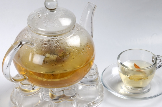 經(jīng)常菊花泡水好嗎，喝菊花茶有什么好處？