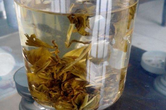 茉莉龍珠保質(zhì)期多長(zhǎng)時(shí)間，茉莉龍珠茶放幾年了還能喝嗎？