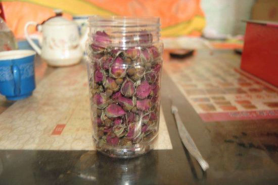 玫瑰花茶上火嗎，盲目喝玫瑰花茶易上火