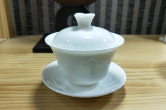 常見的七大材質(zhì)的茶具優(yōu)缺點(diǎn)，用什么材質(zhì)的茶具泡茶最好？