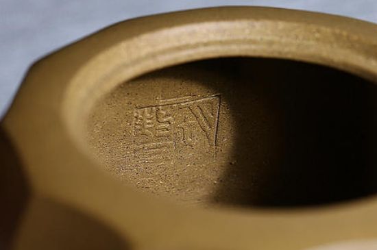 紫砂壺密密麻麻黑點(diǎn)，布滿了很多小黑點(diǎn)的紫砂好嗎