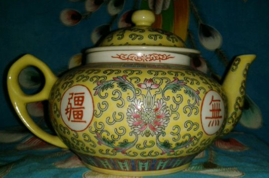 瓷壺適合泡什么茶，瓷器茶具喝什么茶好