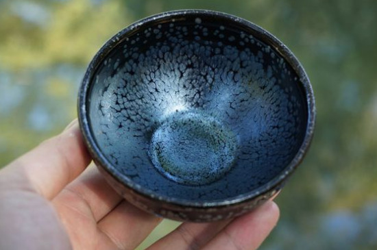 怎么鑒別建盞化學(xué)釉，真假建盞的對(duì)比與辨別