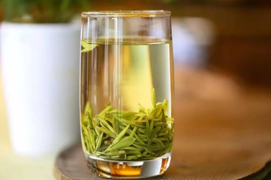 雀舌和竹葉青的區(qū)別，雀舌對(duì)比竹葉青圖片