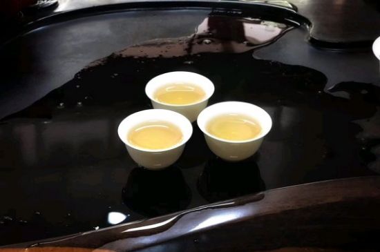 蜜蘭香好還是鴨屎香好，鳳凰單叢茶蜜蘭香和鴨屎香特點(diǎn)有哪些？