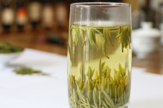 竹葉青茶泡不立起來怎么回事，竹葉青茶怎么泡立起來
