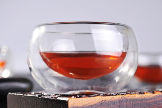 紅茶放置10年還能喝嗎，多年過期紅茶居然還能喝？