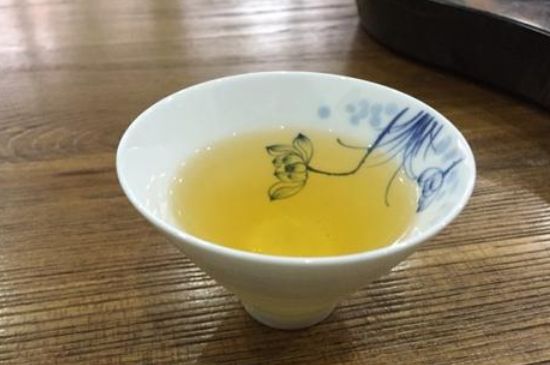 鴨屎香單叢雪片茶的特點(diǎn)，鳳凰雪片茶有什么特點(diǎn)？