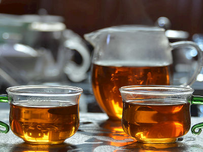 紅茶和綠茶的區(qū)別，常喝紅茶好還是綠茶好？
