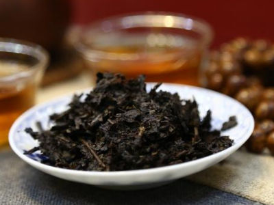 黑茶的功效與作用，長期喝黑茶有什么功效？