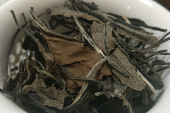福鼎白茶貢眉和壽眉的區(qū)別，壽眉與貢眉有什么區(qū)別