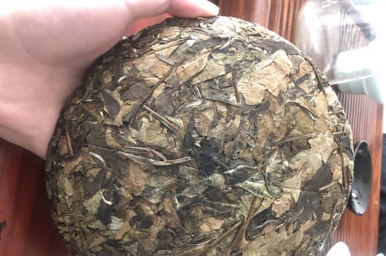 7年壽眉和2年白牡丹哪個好，老白茶壽眉與白牡丹的口感區(qū)別