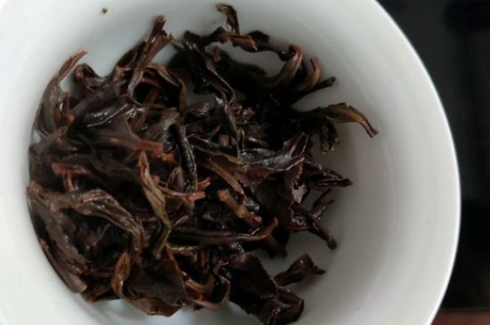 正山小種喝起來苦澀有點酸對嗎，正山小種發(fā)酸有害嗎