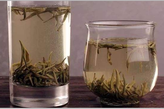 西湖龍井茶毫和發(fā)霉區(qū)別圖片，長(zhǎng)霉的龍井茶葉會(huì)是什么樣？