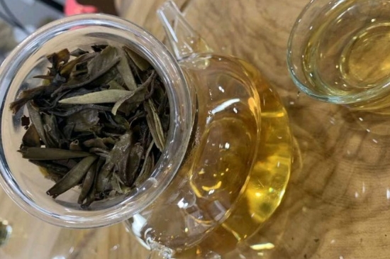 白茶三年為藥七年為寶的原理，為什么說(shuō)一年茶三年藥七年寶？