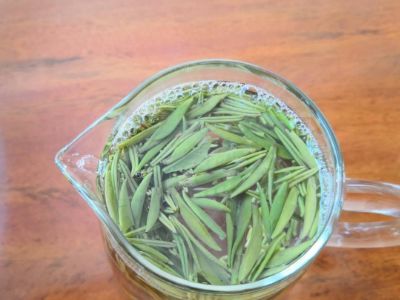 竹葉青和毛尖的區(qū)別，竹葉青和信陽(yáng)毛尖哪個(gè)好？