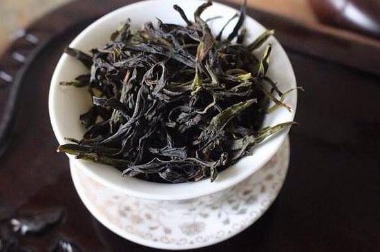 鴨屎香單叢雪片茶的特點(diǎn)，鳳凰雪片茶有什么特點(diǎn)？
