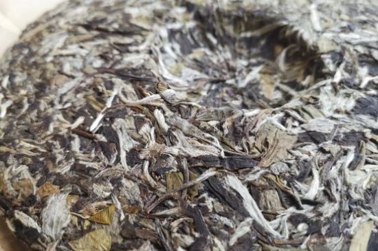 7年壽眉和2年白牡丹哪個好，老白茶壽眉與白牡丹的口感區(qū)別
