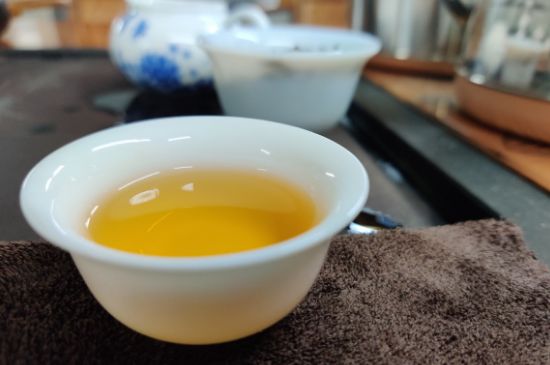 蜜蘭香好還是鴨屎香好，鳳凰單叢茶蜜蘭香和鴨屎香特點(diǎn)有哪些？
